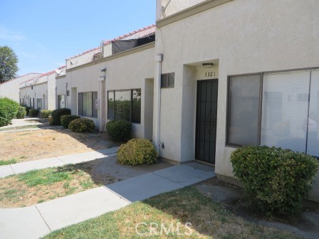 Detail Gallery Image 8 of 43 For 1321 W Latham Ave, Hemet,  CA 92543 - 3 Beds | 2/1 Baths