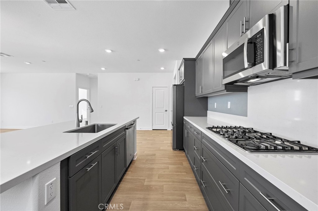 MLS #OC25253373 image #6