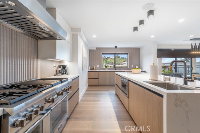 Detail Gallery Image 6 of 30 For 2369 Jupiter Dr, Los Angeles,  CA 90046 - 4 Beds | 4 Baths