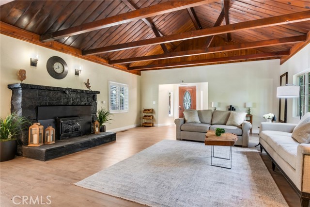 901 Ca-173, Lake Arrowhead CA: https://media.crmls.org/medias/65ed7373-fa06-492b-b191-c5d2d6826e0b.jpg