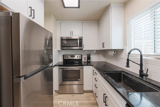 1108 Camino Real, Redondo Beach, California 90277, 2 Bedrooms Bedrooms, ,1 BathroomBathrooms,Residential,For Sale,Camino Real,PV25248414