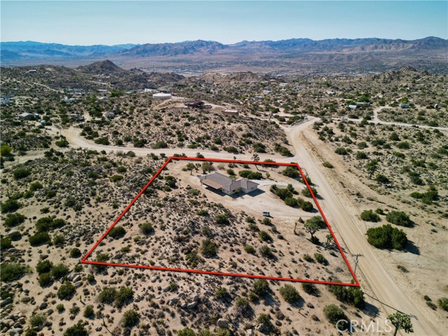 5601 Grand Avenue, Yucca Valley CA: https://media.crmls.org/medias/65eebaa7-a488-4cc6-ae5b-a659fbc2f503.jpg