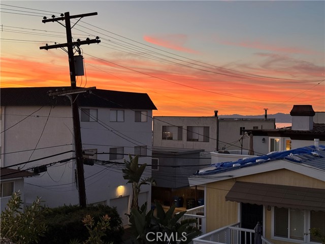 Detail Gallery Image 50 of 52 For 2125 Manhattan, Hermosa Beach,  CA 90254 - 4 Beds | 3 Baths