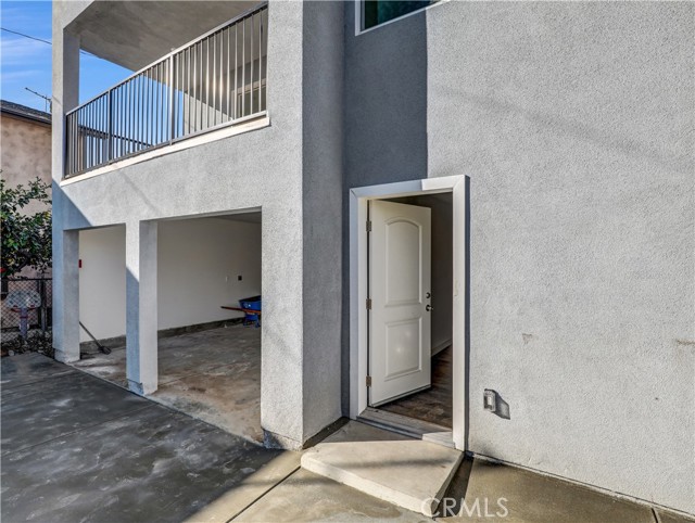 Detail Gallery Image 5 of 27 For 1231 1/2 S Rowan Ave #1/2,  Los Angeles,  CA 90023 - 4 Beds | 4 Baths