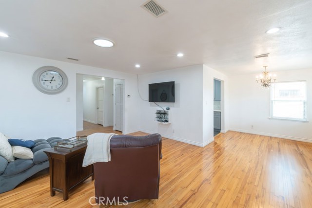 Detail Gallery Image 9 of 41 For 1656 E 63rd, Long Beach,  CA 90805 - 3 Beds | 2 Baths