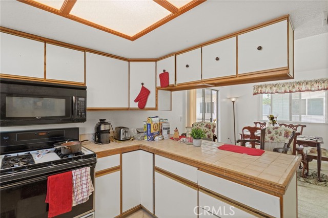Detail Gallery Image 7 of 13 For 3918 W 118th Pl #8,  Hawthorne,  CA 90250 - 3 Beds | 3 Baths