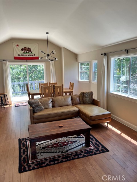 28833 Manitoba Drive, Lake Arrowhead CA: https://media.crmls.org/medias/65f4b529-8b10-4866-9716-4b47ac29bde8.jpg