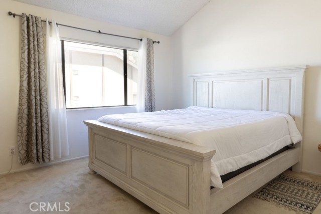 21241 Lassen Street, Chatsworth CA: https://media.crmls.org/medias/65f4eca2-9892-4fbb-820f-5062725be0ef.jpg