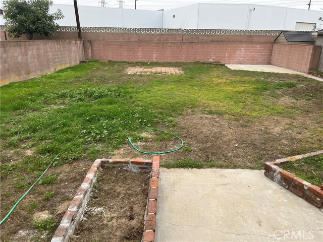 Detail Gallery Image 20 of 21 For 10341 Karmont, South Gate,  CA 90280 - 2 Beds | 1 Baths