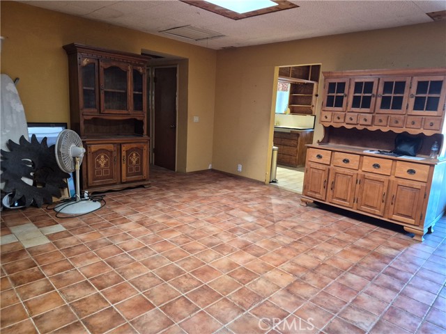 Detail Gallery Image 4 of 12 For 2085 Cabot, Merced,  CA 95348 - 3 Beds | 1 Baths