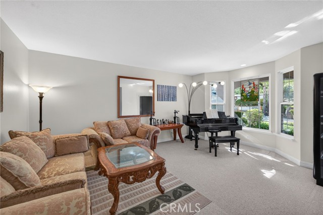 Detail Gallery Image 6 of 74 For 30810 Avenida Del Reposo, Temecula,  CA 92591 - 5 Beds | 3/1 Baths