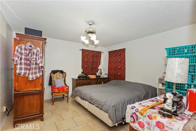 7486 Earhart Avenue, Hesperia CA: https://media.crmls.org/medias/65f58c07-925a-4bb5-b3da-bf2da0000d53.jpg