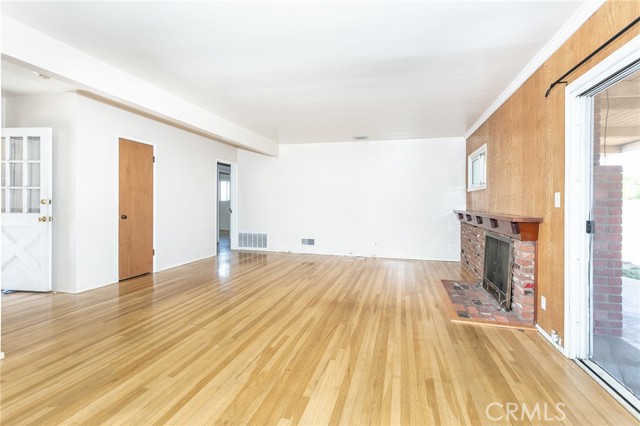 10436 Columbus Avenue photo 9