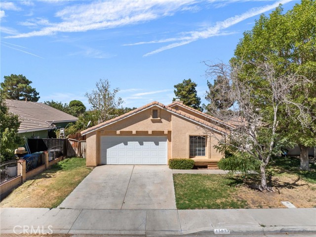 Detail Gallery Image 2 of 27 For 45023 Palo Vista Dr, Lancaster,  CA 93535 - 3 Beds | 2 Baths