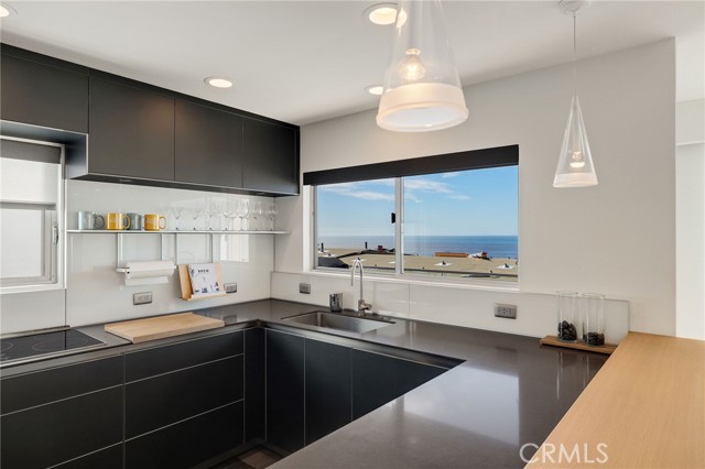 232 32nd Place, Manhattan Beach CA: https://media.crmls.org/medias/65f75cb4-5c2f-4826-af45-a96cadfab018.jpg