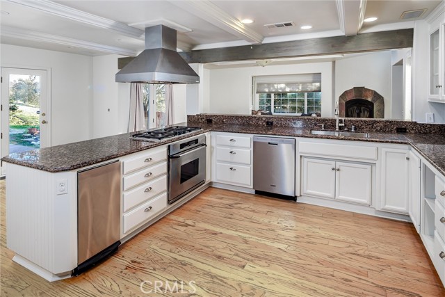 Detail Gallery Image 11 of 37 For 806 Grove St, Paso Robles,  CA 93446 - 4 Beds | 3 Baths