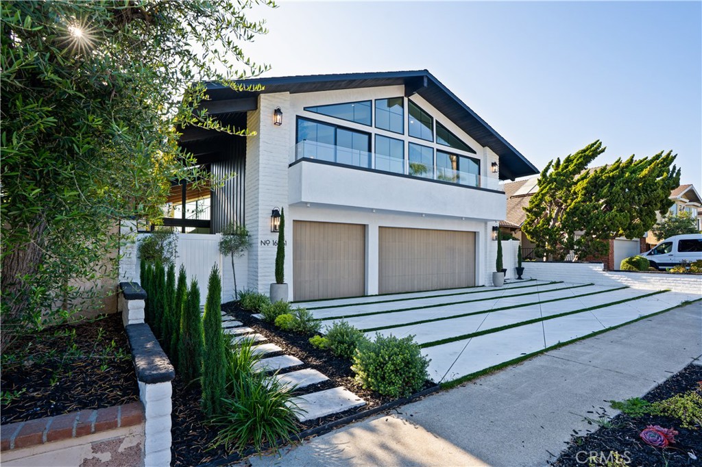 16861 Edgewater