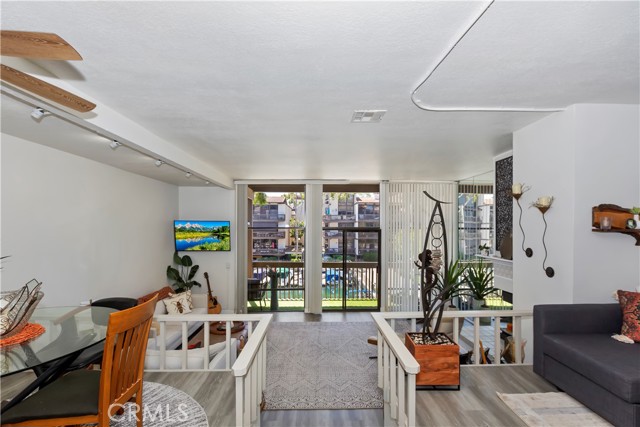Detail Gallery Image 10 of 30 For 5226 Marina Pacifica Dr, Long Beach,  CA 90803 - 1 Beds | 1/1 Baths