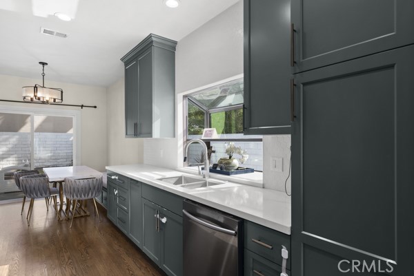 Detail Gallery Image 42 of 67 For 9514 Oakridge Pl, Chatsworth,  CA 91311 - 6 Beds | 6 Baths