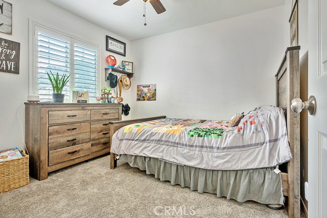 Detail Gallery Image 30 of 41 For 30414 Sequoia Ct, Castaic,  CA 91384 - 5 Beds | 2/1 Baths
