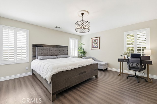 Detail Gallery Image 37 of 42 For 19890 Holly Drive, Saugus,  CA 91350 - 3 Beds | 3 Baths