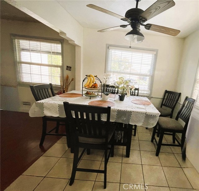 Detail Gallery Image 6 of 16 For 11313 Pennsylvania, South Gate,  CA 90280 - 3 Beds | 2 Baths