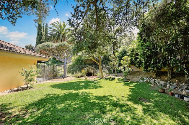 250 Hillgreen Place, Arcadia CA: https://media.crmls.org/medias/65fc9723-9226-4b73-b461-71857836d3ec.jpg