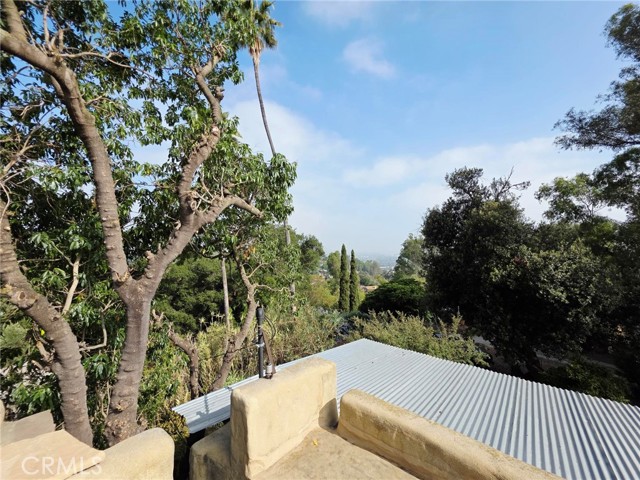 1403 Avon Park, Los Angeles CA: https://media.crmls.org/medias/65fcbd70-da41-42ff-a05f-7a77aa29bfea.jpg