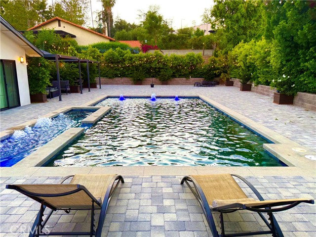 20301 Reaza Place, Woodland Hills CA: https://media.crmls.org/medias/65fe64d2-aac1-45a8-bd42-645af16bedf3.jpg