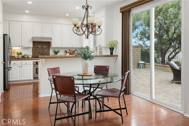 Detail Gallery Image 9 of 37 For 24125 Willowbrooke Ct, Valencia,  CA 91354 - 4 Beds | 3 Baths