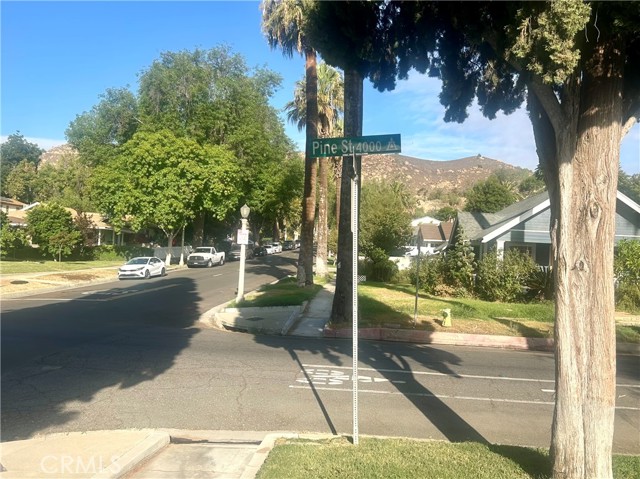 Detail Gallery Image 10 of 12 For 4096 Pine, Riverside,  CA 92501 - – Beds | – Baths