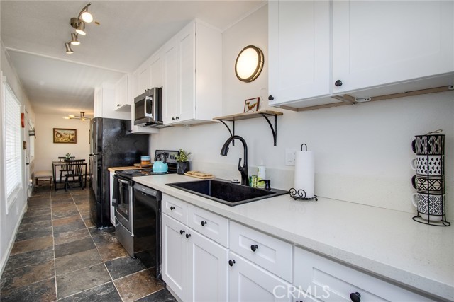 4574 Avenida Del Sol, Joshua Tree CA: https://media.crmls.org/medias/65ff1b5b-fc2f-4fd5-8bc3-3519a4e93085.jpg