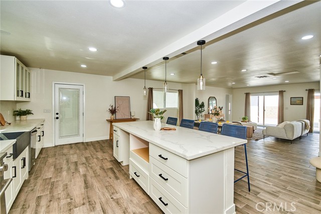 512 S Barranca Street, West Covina CA: https://media.crmls.org/medias/65ffa397-4db8-40ba-a701-04643544d5f2.jpg