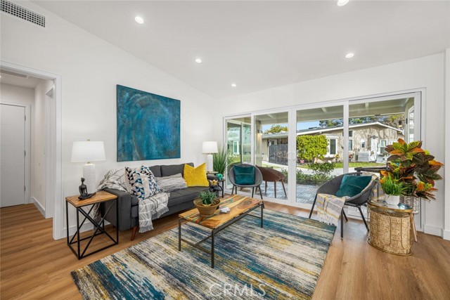 Detail Gallery Image 16 of 39 For 1271 Kenwood Rd 163l,  Seal Beach,  CA 90740 - 2 Beds | 1/1 Baths