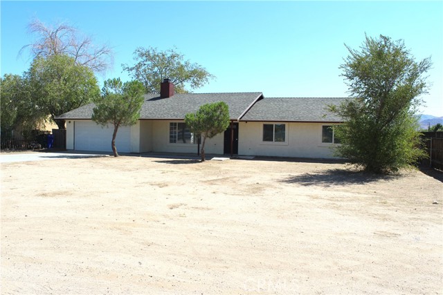 Detail Gallery Image 3 of 23 For 13933 Quinnault Rd, Apple Valley,  CA 92307 - 3 Beds | 2 Baths