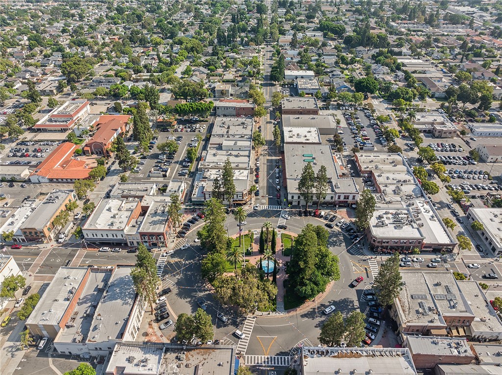 https://media.crmls.org/medias/660193b6-0e83-4622-947a-c7a6af779d32.jpg?preset=X-Large