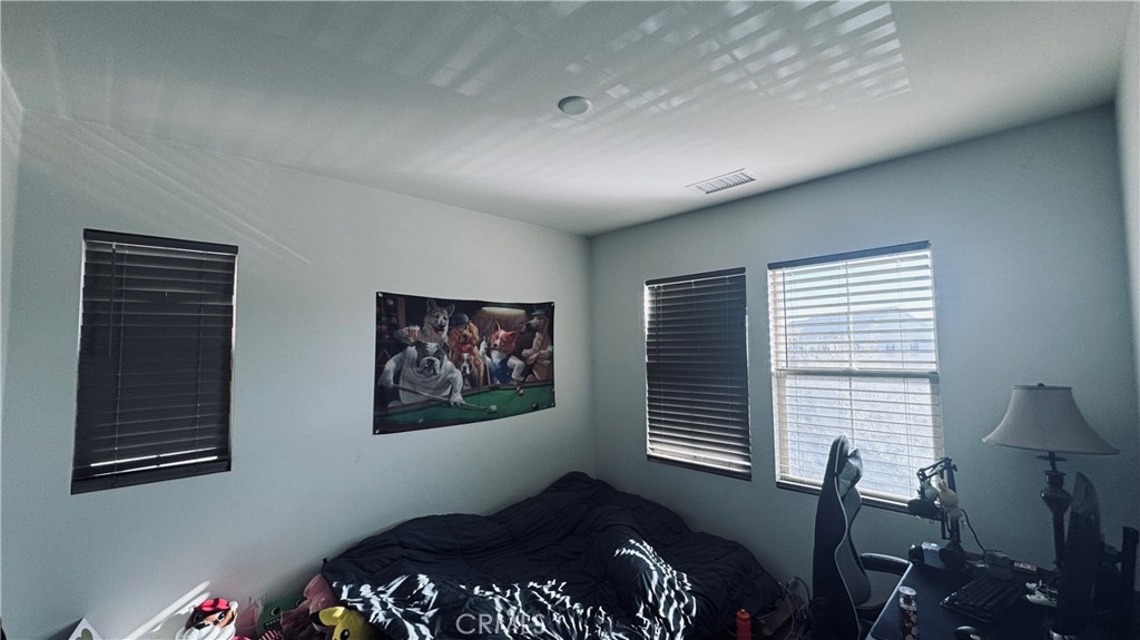 https://media.crmls.org/medias/66025c25-ab54-436c-b818-bd81ee2f8a39.jpg?preset=X-Large