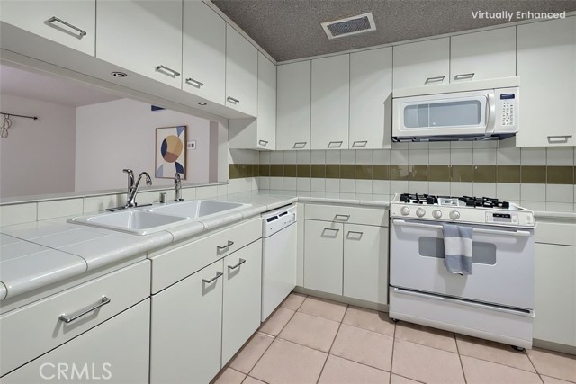 73345 Shadow Mountain Drive, Palm Desert CA: https://media.crmls.org/medias/66030846-cf0c-4a21-ba75-7d668da35fa2.jpg