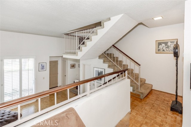 Detail Gallery Image 8 of 27 For 19545 Sherman Way #66,  Reseda,  CA 91335 - 3 Beds | 2/1 Baths