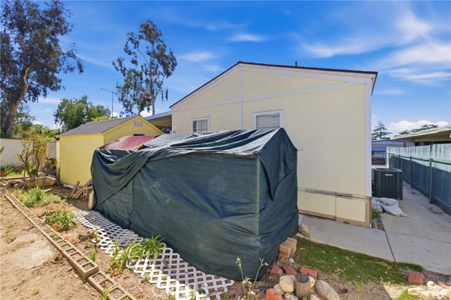 Detail Gallery Image 22 of 31 For 1255 Amethyst #18,  Mentone,  CA 92359 - 2 Beds | 2 Baths