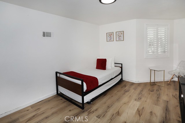 531 W Victoria Court, Lake Arrowhead CA: https://media.crmls.org/medias/66041ae5-13c2-4102-b413-d613091fdcff.jpg
