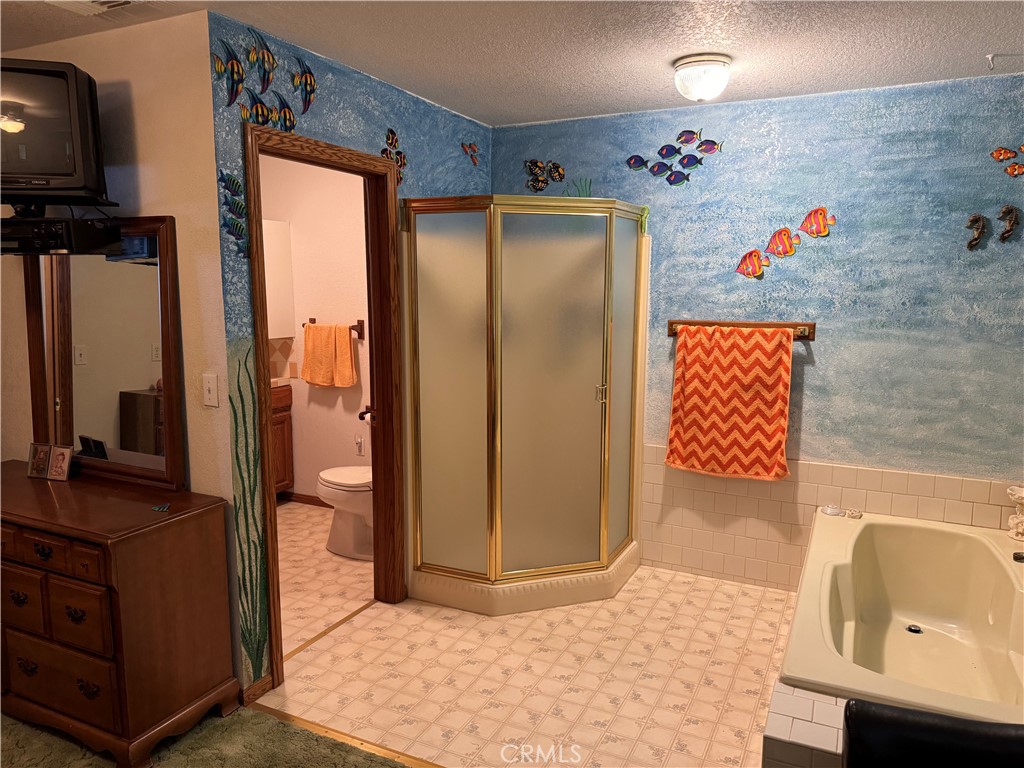 https://media.crmls.org/medias/660443b2-38f9-4a50-b6ac-d55430c7e28d.jpg?preset=X-Large