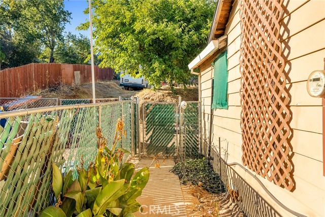 Side of house next to driveway