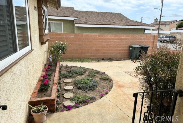 320 Rubidoux Street, Montebello, California 90640, 3 Bedrooms Bedrooms, ,1 BathroomBathrooms,Single Family Residence,For Sale,Rubidoux,PF24069636