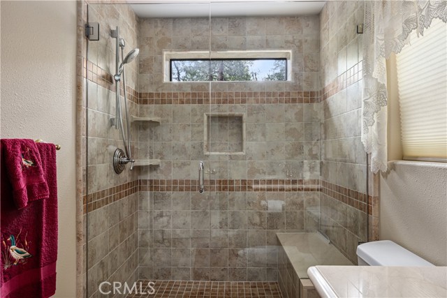 Detail Gallery Image 47 of 75 For 180 Grass Valley Rd #29,  Lake Arrowhead,  CA 92317 - 4 Beds | 5/1 Baths