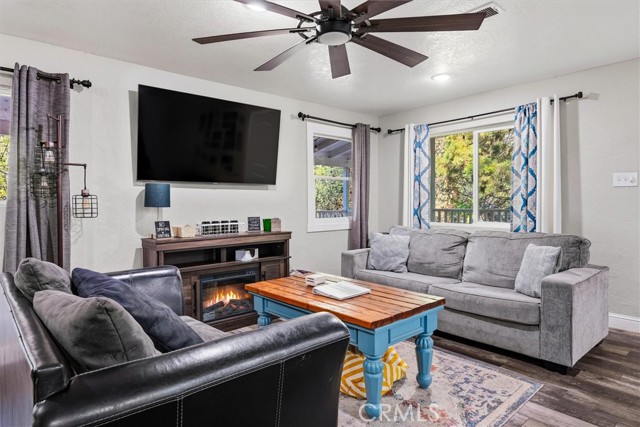 50740 Chu Ranch Road, Oakhurst CA: https://media.crmls.org/medias/66058a42-2453-4835-a181-086c78454f3f.jpg