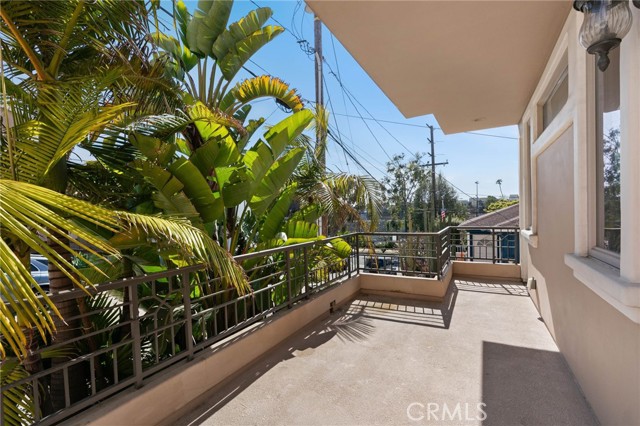 Detail Gallery Image 6 of 43 For 619 10th St, Hermosa Beach,  CA 90254 - 4 Beds | 3/1 Baths