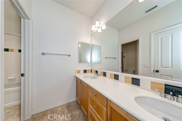 2268 Simon Street, Fullerton CA: https://media.crmls.org/medias/6605fdec-419d-46a8-95f7-1b04e4c6228e.jpg