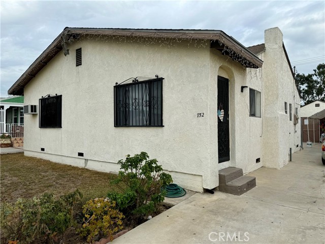 Detail Gallery Image 1 of 21 For 752 Hendricks Ave, Los Angeles,  CA 90022 - – Beds | – Baths