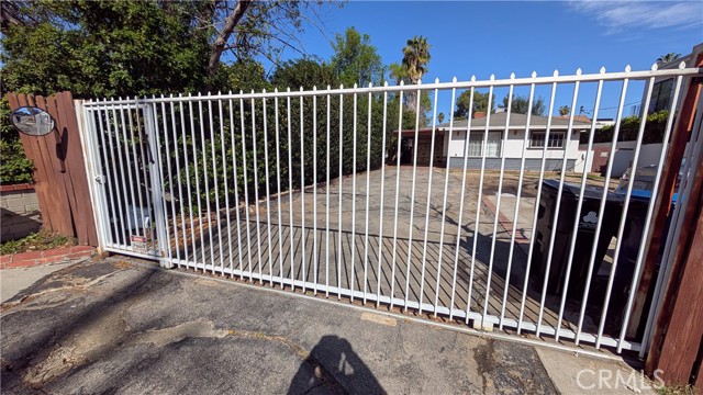 Image 4 of 50 For 13319 Magnolia